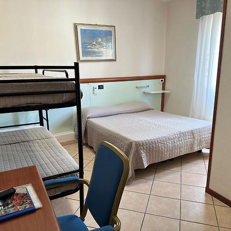 Hotel Svizzera アルマ・ディ・タッジャ エクステリア 写真