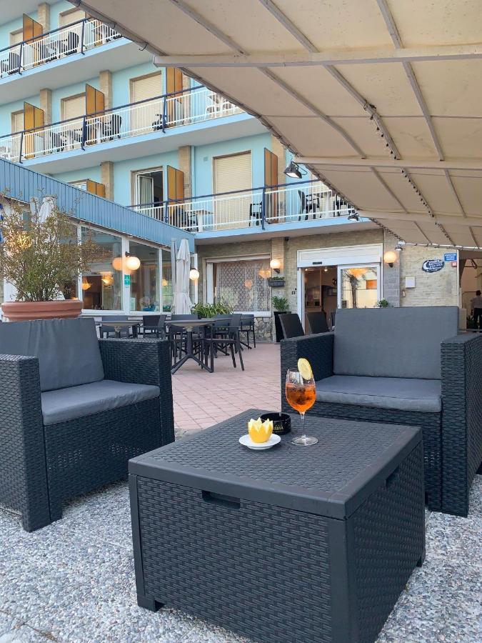 Hotel Svizzera アルマ・ディ・タッジャ エクステリア 写真