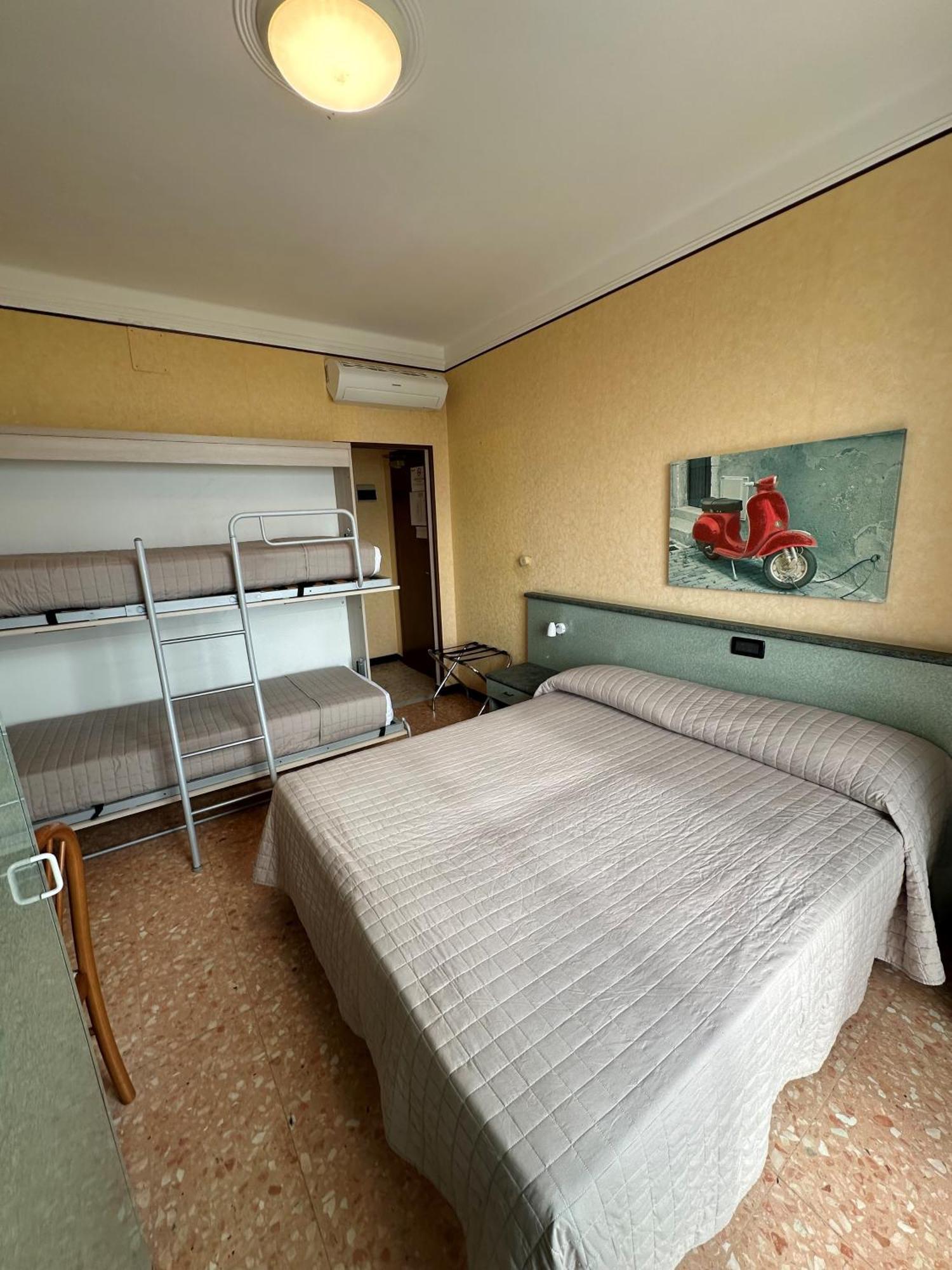 Hotel Svizzera アルマ・ディ・タッジャ エクステリア 写真