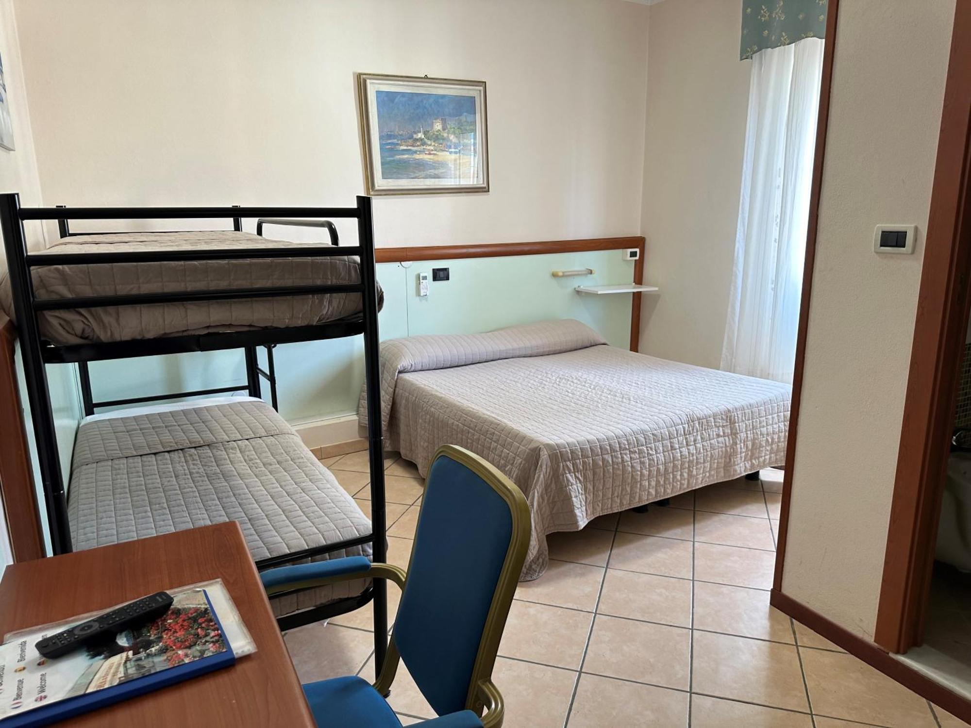 Hotel Svizzera アルマ・ディ・タッジャ エクステリア 写真